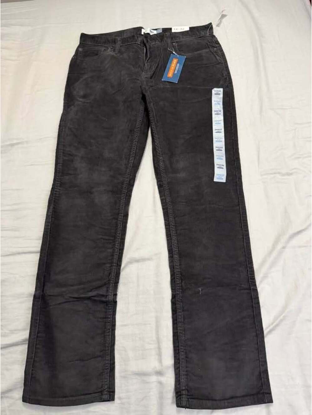 Old Navy Slim Built-In Flex Corduroy Pants Mens Size 34x32
Brand New $20